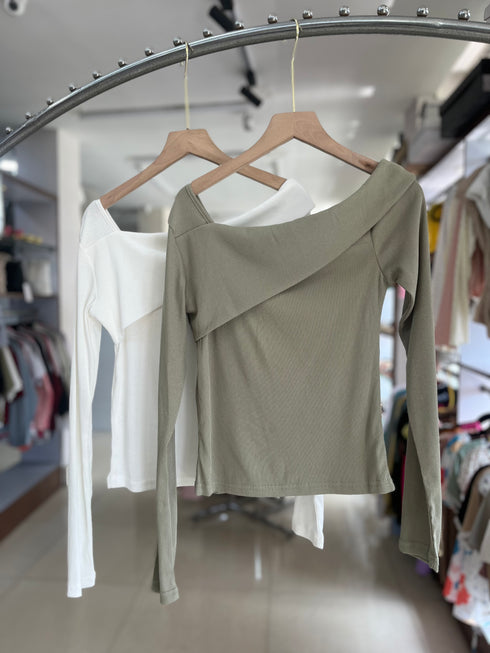 Women Long Sleeves Wide Neckline Tops
